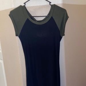 Black and green shirt sleeve dress